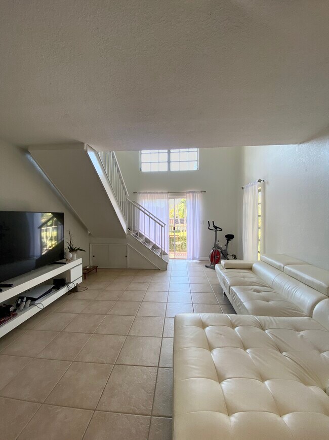 Building Photo - 8600 SW 109th Ave