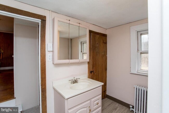 Building Photo - 120 Tabor Rd