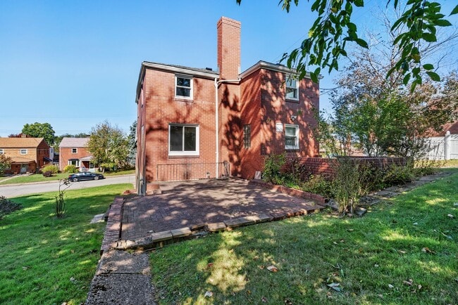 Building Photo - 3Bd/1.5 Bath Home -- IRRESISTIBLE PROMOTION if a lease is signed for 1/1/2025!