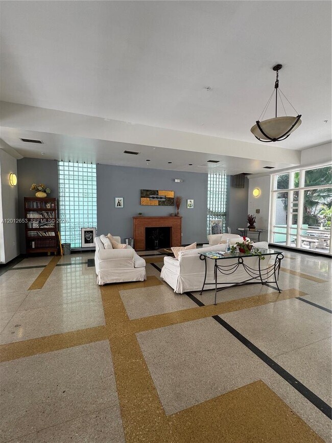 Building Photo - 1460 Ocean Dr