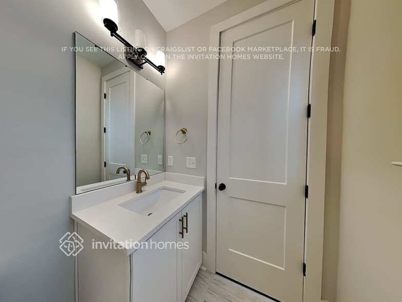 Building Photo - 256 Founders Ln