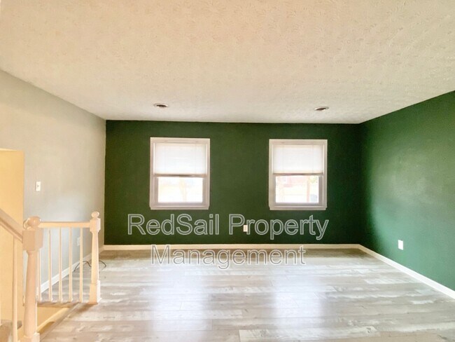 Building Photo - 107 Opal Dr