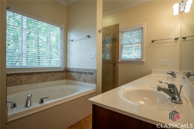 Building Photo - 1030 Laurel Springs Ct