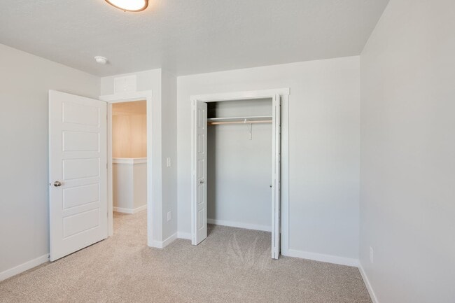 Building Photo - Baraya Townhomes: Modern Townhomes for Rent in Meridian, ID