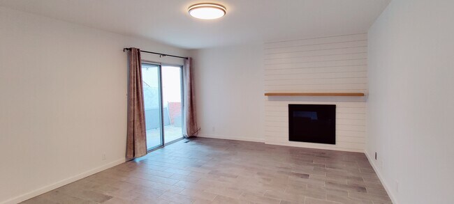 Building Photo - 2820 Malabar Ave