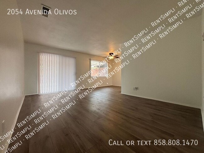 Building Photo - 2054 Avenida Olivos