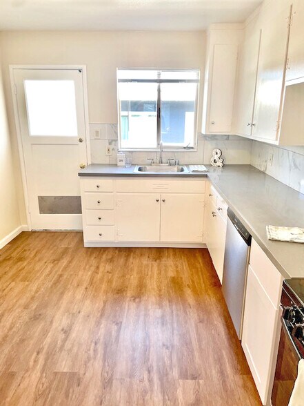 Building Photo - 1116 Stannage Ave