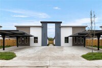 Building Photo - 16 S Links Dr