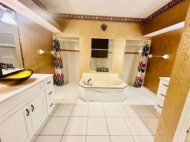 Building Photo - 13638 88th Pl N