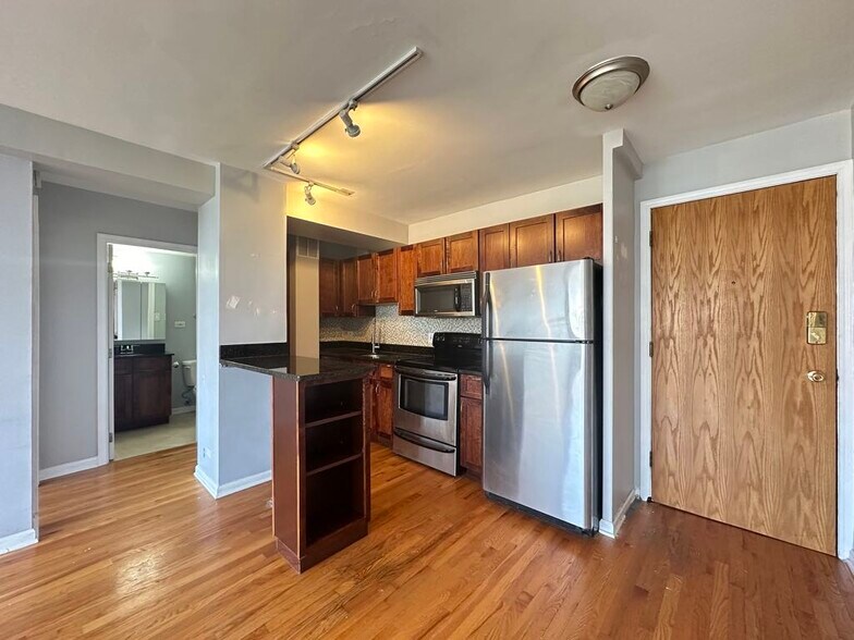 Building Photo - 4180 N Marine Dr