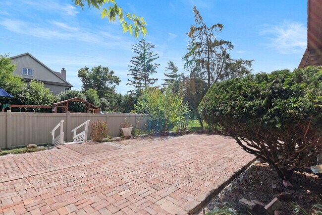 Building Photo - 288 Middaugh Rd