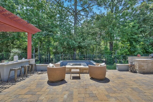 Building Photo - 10 Windsinger Court