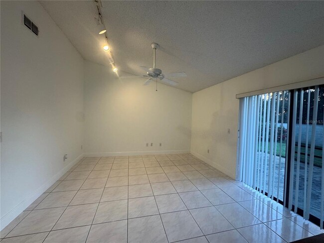 Building Photo - 7910 Glen Abbey Cir
