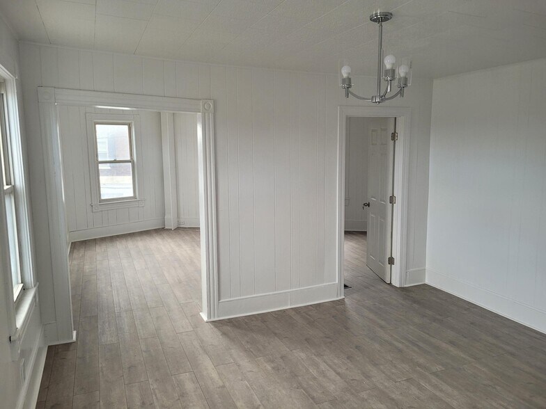 Building Photo - 366 North St