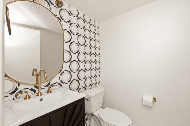 Building Photo - 238 Via Colinas