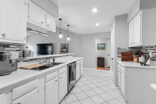 Building Photo - 105 Sweetgum Dr