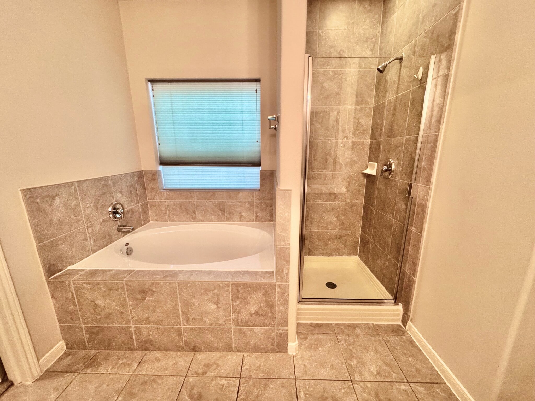 Master bath - 8922 Parlin Ridge Dr