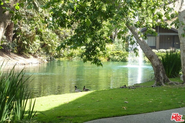 Building Photo - 3305 Raintree Cir