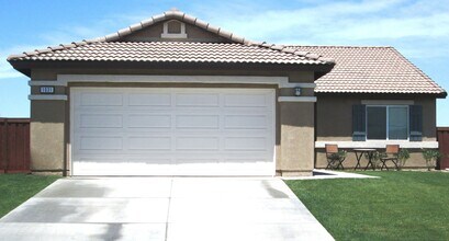 Building Photo - 1031 Playa Del Norte