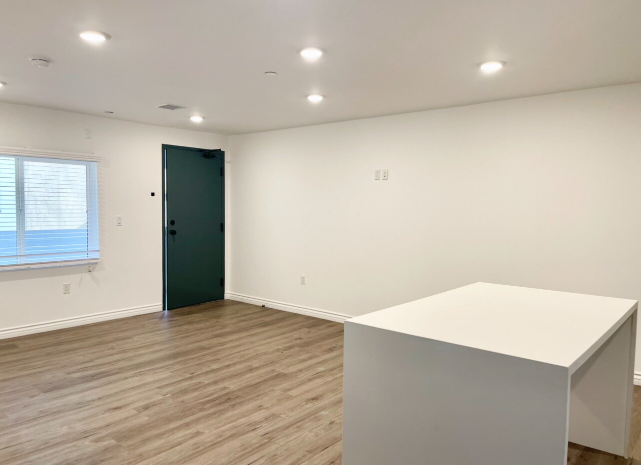 Building Photo - 5731 Lexington Ave