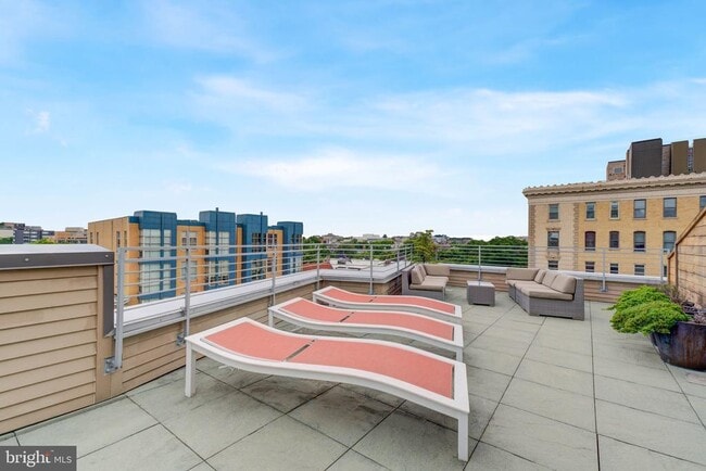 Building Photo - 1311 13th St NW