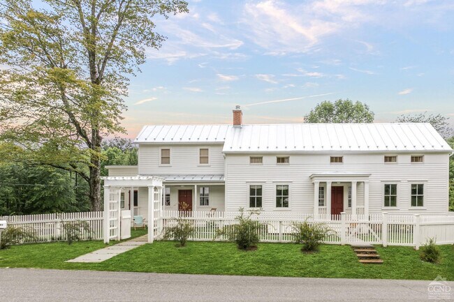 Primary Photo - 404 Dranbauer Rd