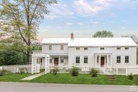 Building Photo - 404 Dranbauer Rd