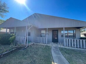 Building Photo - 1106 Suburban Dr