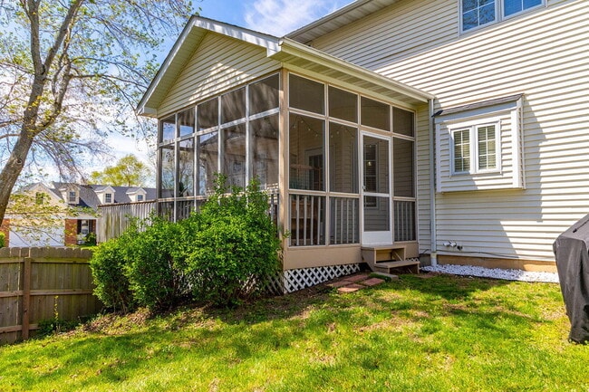 Building Photo - 1110 Brookedale Ct
