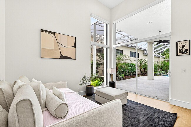 Building Photo - 1128 Crystal Dr