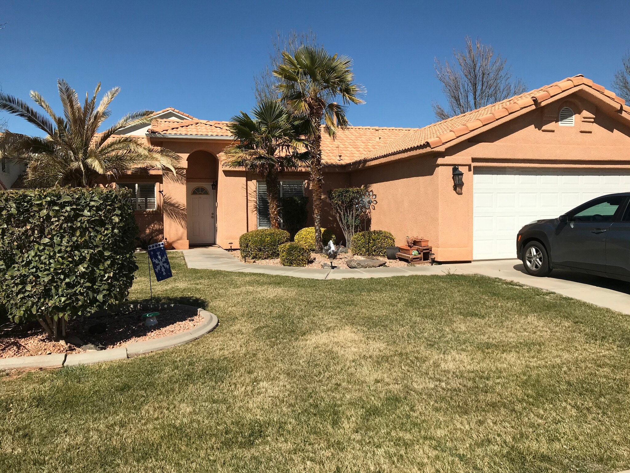 Building Photo - 524 S Indian Hills Dr