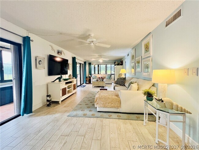 Building Photo - 10044 S Ocean Dr