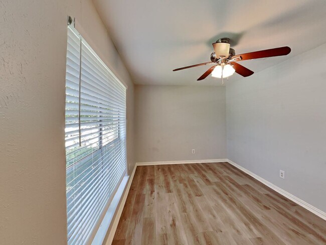 Building Photo - Spacious 3-Bed, 2-Bath Home in Allen, TX with Split Floor Plan, Double Oven & Large Shaded Backyard