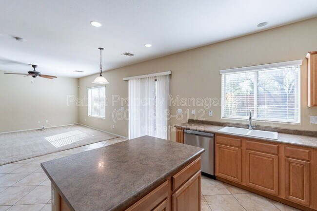Building Photo - 26043 W Potter Dr