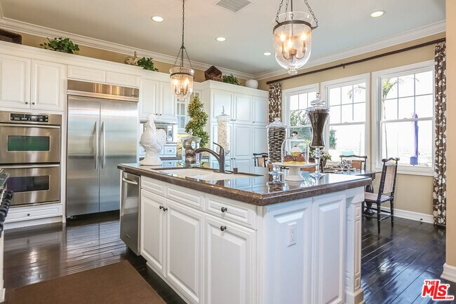 Building Photo - 7391 W Coastal View Dr