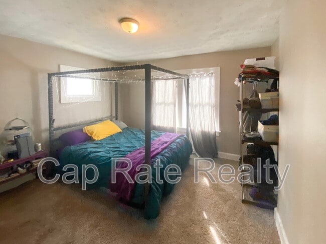 Building Photo - 616 S Ogden Ave