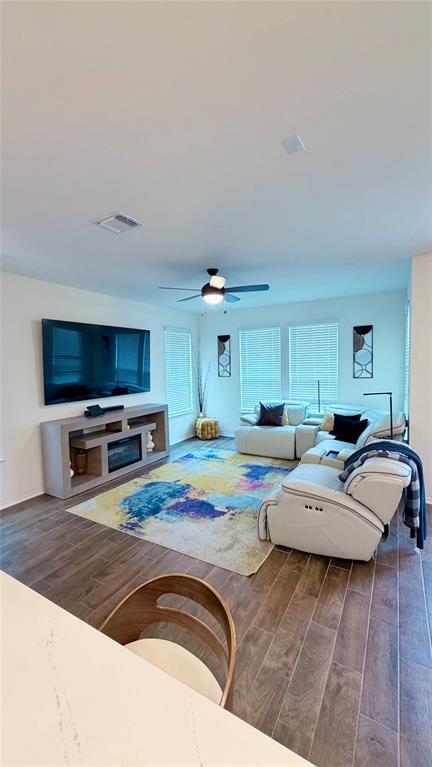 Building Photo - 1009 Brambles Dr