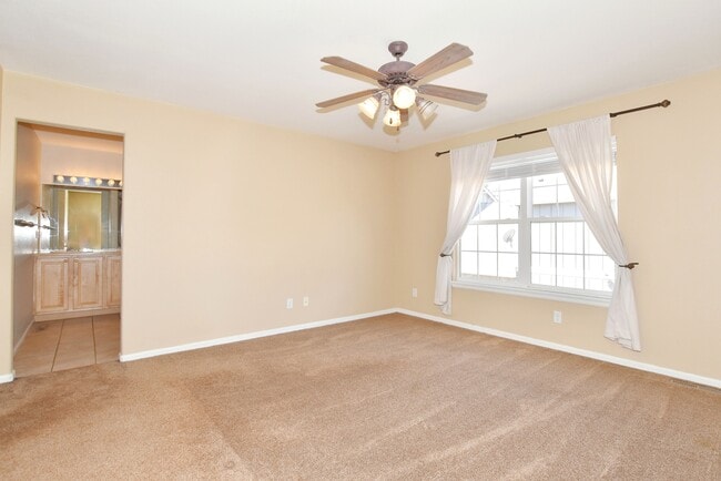 Building Photo - 2203 Copper Creek Dr