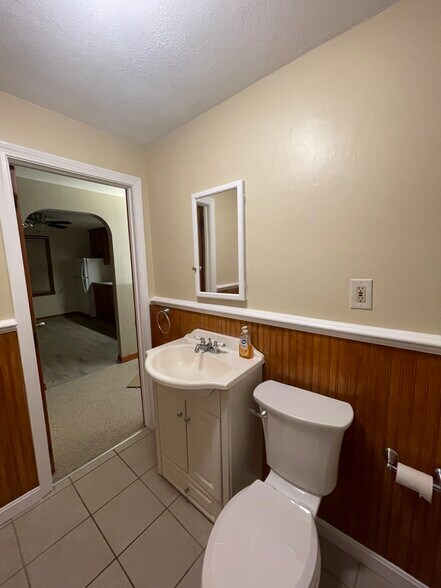 Bathroom - 38 Lamb St