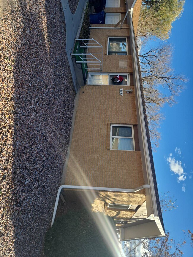 Primary Photo - 502 Yale Pl