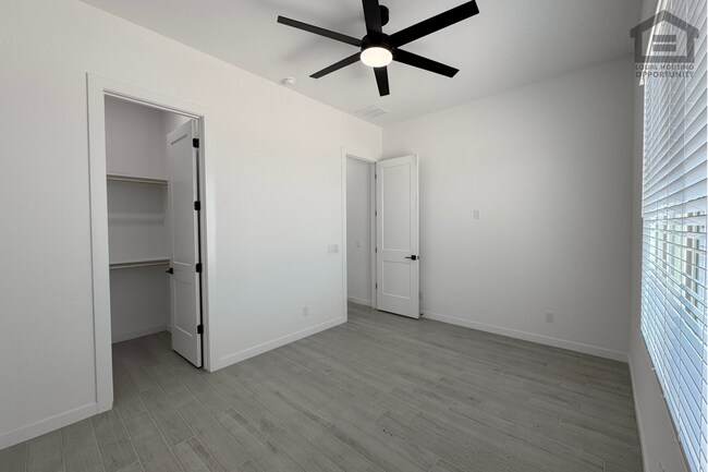 Building Photo - 18108 W Morning Vista Ln