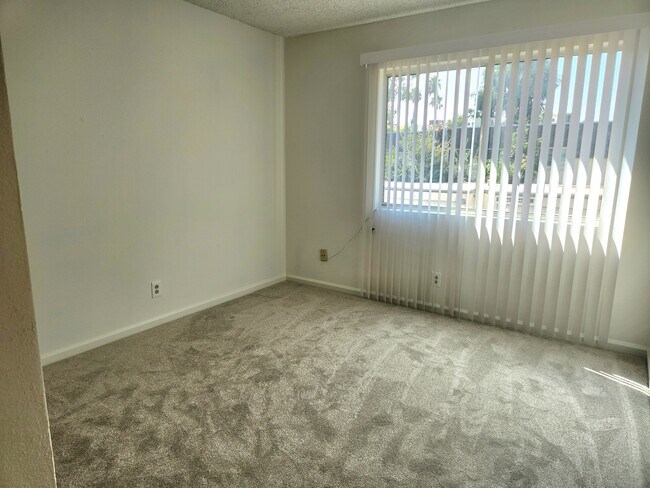 Building Photo - 6551 Wystone Ave