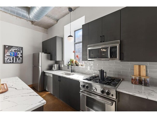 Building Photo - 918 N 3rd St