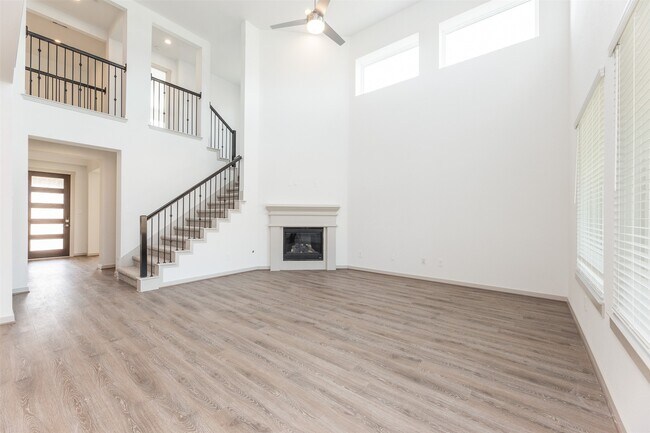 Building Photo - 29502 Red Rocks Pk Dr