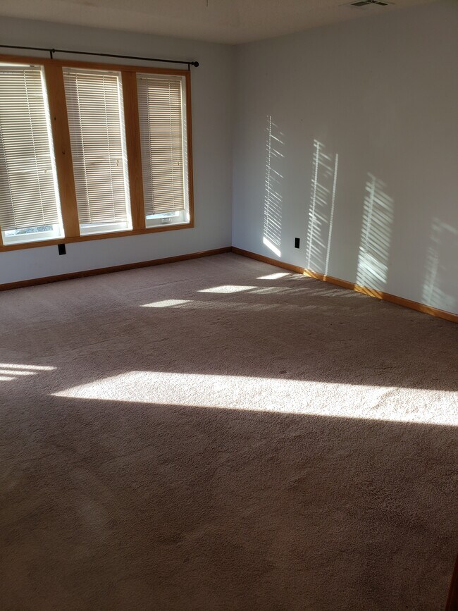 Front Upstairs Master from hall door - 4523 State Line Rd