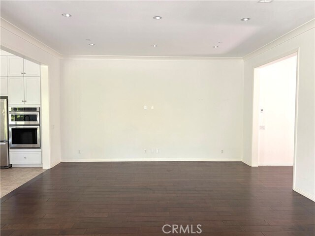 Building Photo - 89 Field Poppy