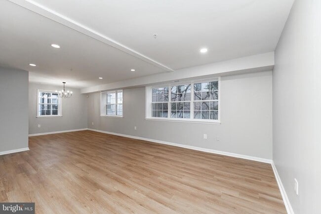 Building Photo - 1008 Rittenhouse St NW