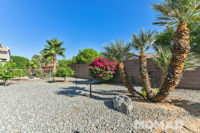 Building Photo - Charming 2BR House in Surprise