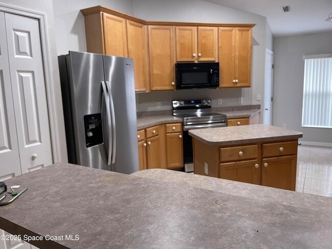 Building Photo - 1044 Sedgewood Cir