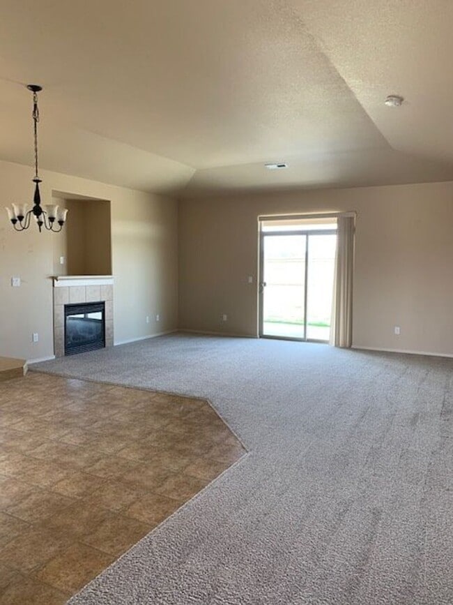 Building Photo - 3 bd. 2 bath Rambler Available November 10!
